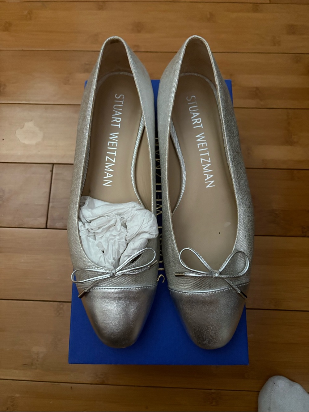 Stuart Weitzman Silver Metallic Leather Bow Ballet Flats